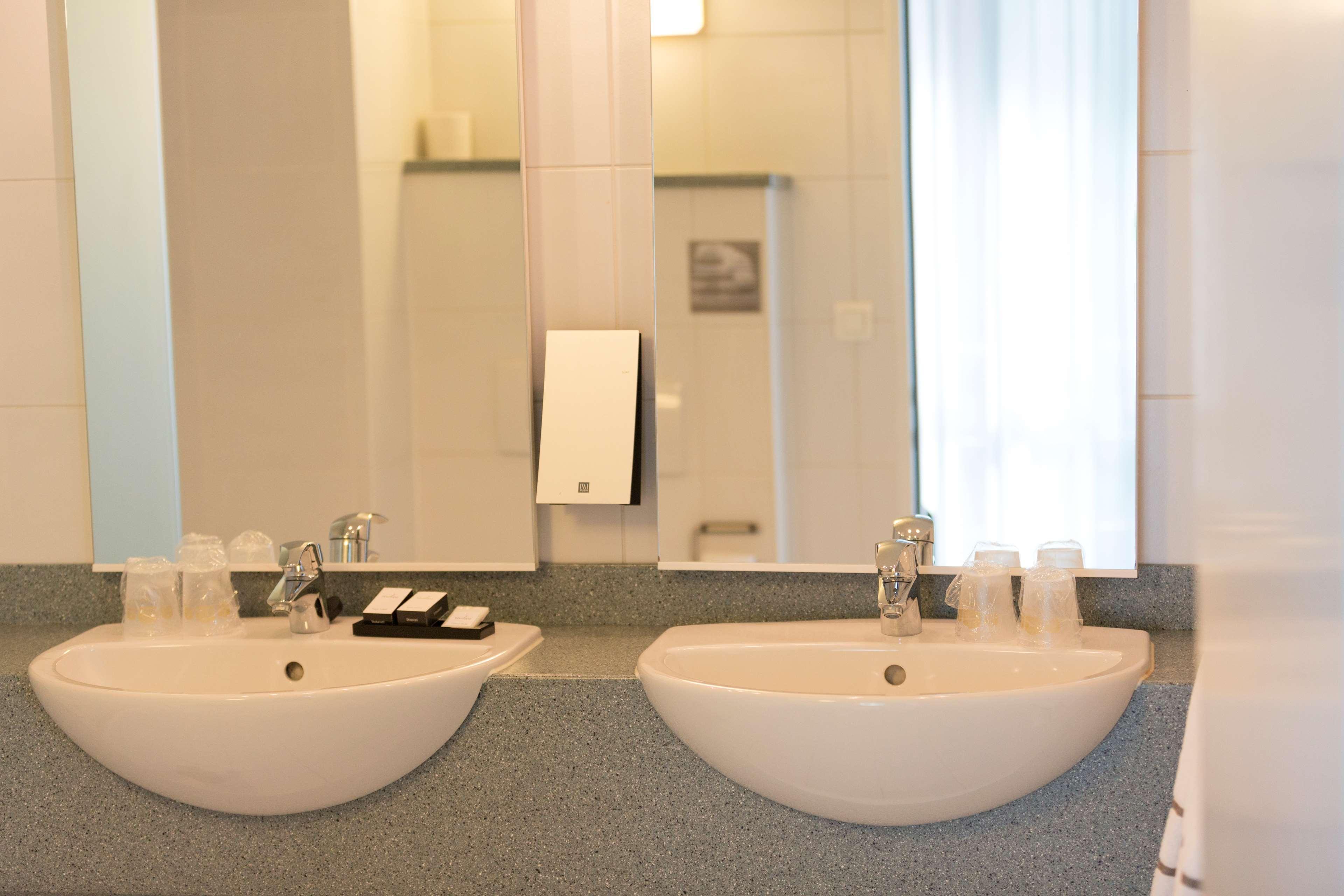 Hotel Docklands Antwerpen Eksteriør billede