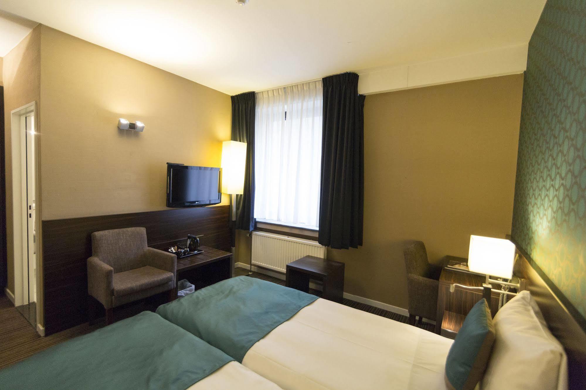 Hotel Docklands Antwerpen Eksteriør billede